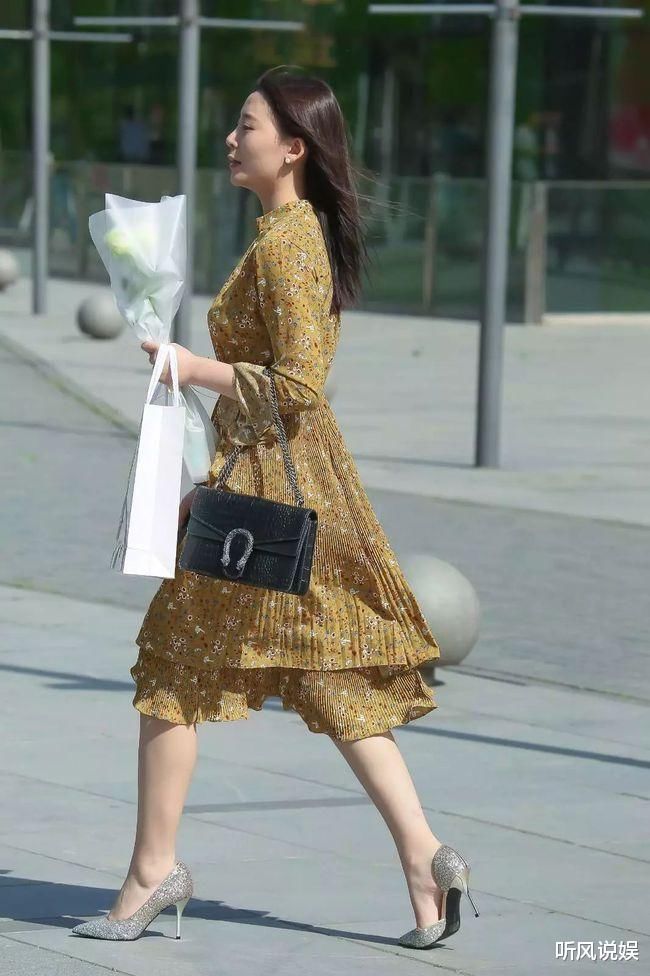 高跟鞋时尚穿搭，塑造出女性优雅的姿态