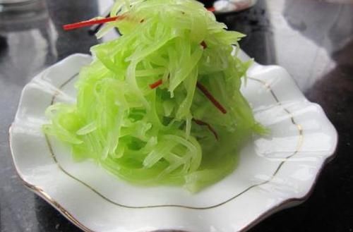 最美凉菜，一根莴笋就搞定，简单一拌，爽口入味，好吃助消化