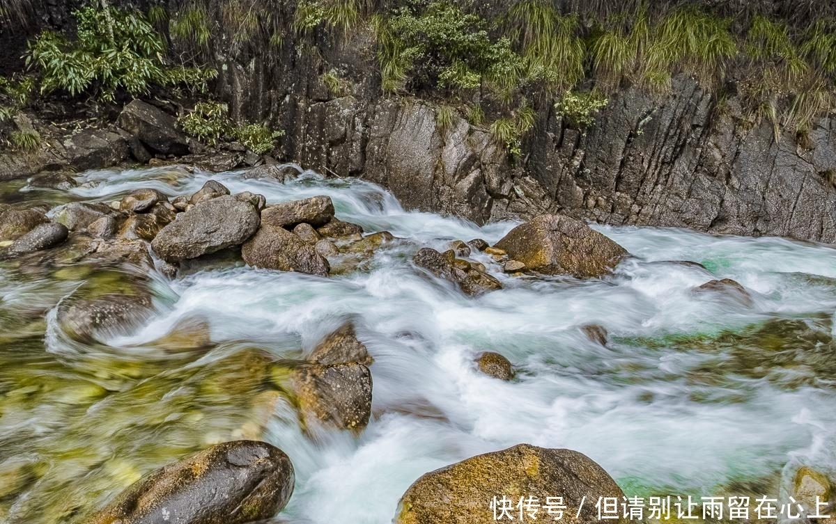 德兴大茅山，天然的避暑胜地，山下还藏着一个“彩虹童话村”