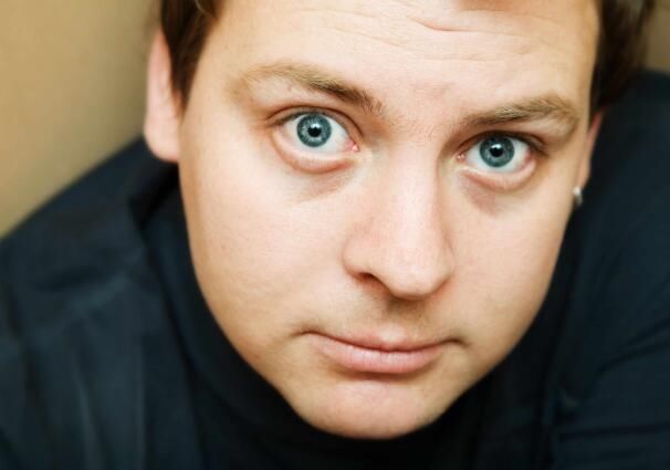 脸上的这四种变化，通常都代表着肺部不好，趁