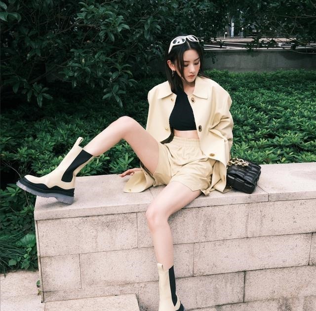 大长腿|儿童卡通动画:沃尔夫被一群牙齿嘲笑,想要逃离这个地方