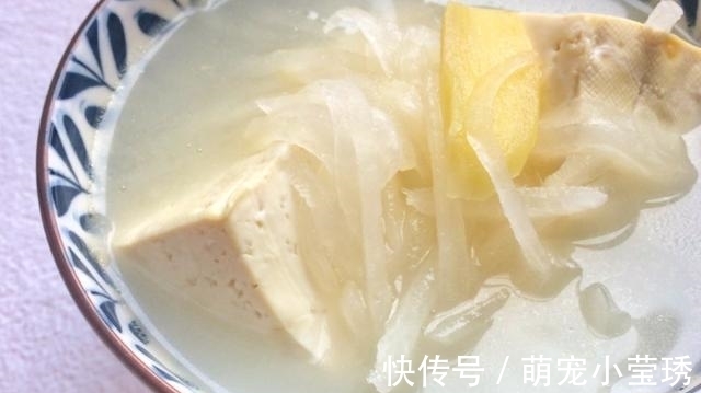 它是鱼腥的“死对头”，炖鱼时加1勺，鱼肉更鲜嫩，一点也不腥