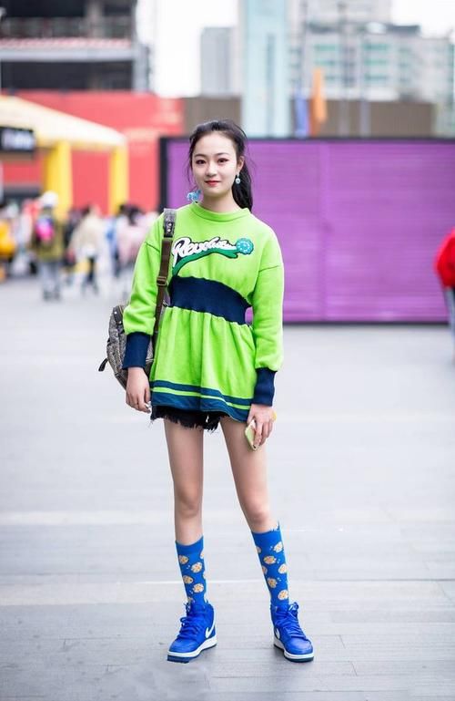 味道|外套搭配九分裤，加上高跟鞋优雅又浪漫，穿出满满小女人味道