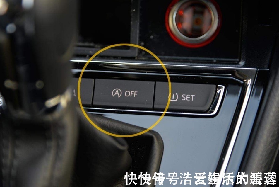 |搞笑外国人:爱美女士必看,生活中变美的小工具,你学到了么