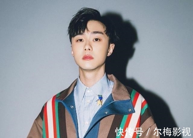 火花|陈昊宇与男性吻戏花絮太精彩，对方小她四岁，两人“火花四溅”