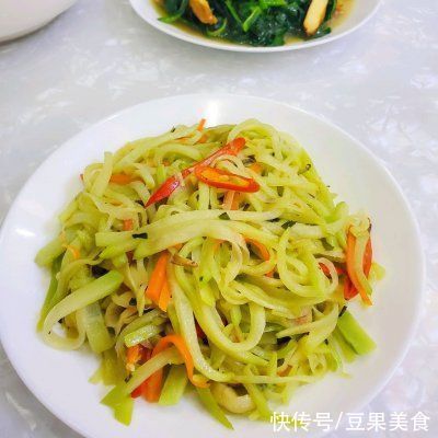 神秘美味爽口脆～炝炒佛手瓜，今晚请偷偷吃