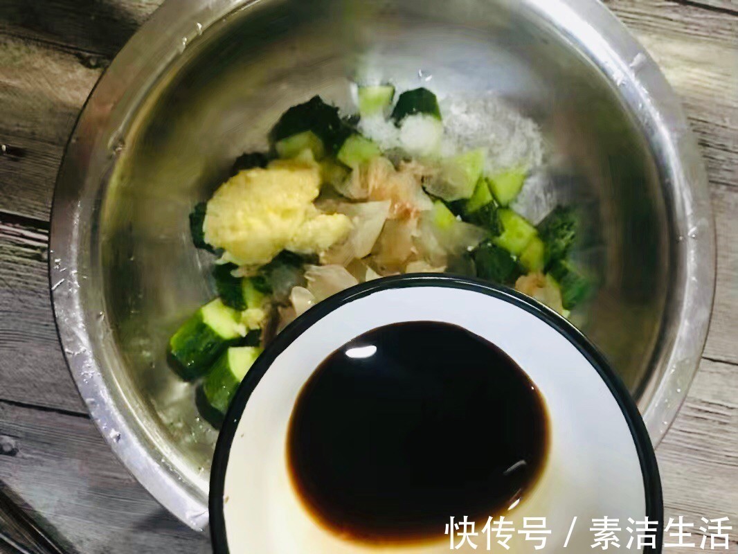 黄瓜|海蜇头这么一拌太好吃了，酸辣脆爽，端上桌抢着吃