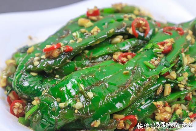 青椒新吃法,不用一滴油,香辣鲜美,比虎皮辣椒更有味