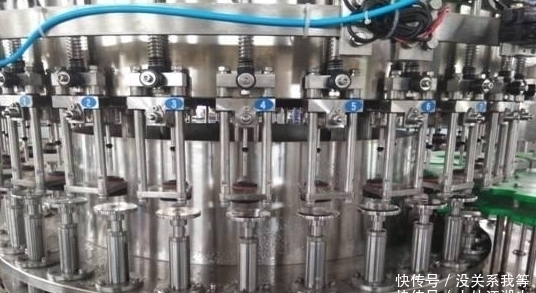 采用|玻璃瓶啤酒和易拉罐啤酒,到底有啥区别?知道后再喝啤酒不买错了