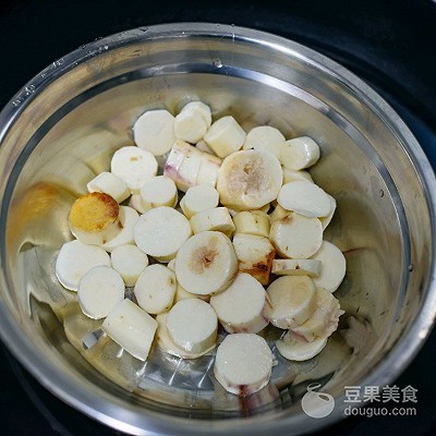 山药不要再炒着吃了，加一个苹果一碗糯米粉，出锅就抢光