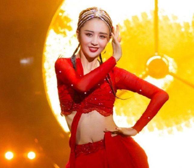 佟麗婭女團造型引爭議，被指毫無辨識度，還被認成是“秦牛正威”