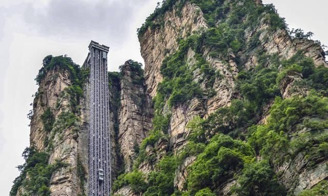 老年|全球第一高的露天观光电梯,半天的行程如今只要66秒,就在我国