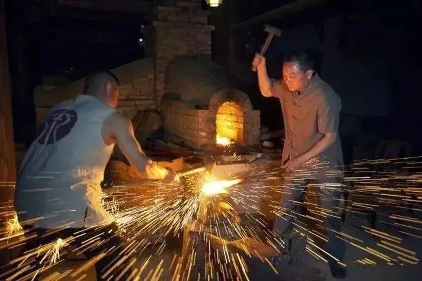 锻打|草钢是什么钢?用炒钢法”制作的刀剑,价格为何这么高?