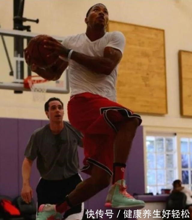 rose4 4大科技加持单只才348克这就是阿迪顶级实战鞋的能力吗!