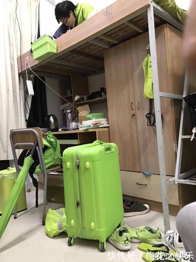 |幽默笑话:老公,想不想尝尝帝王的待遇