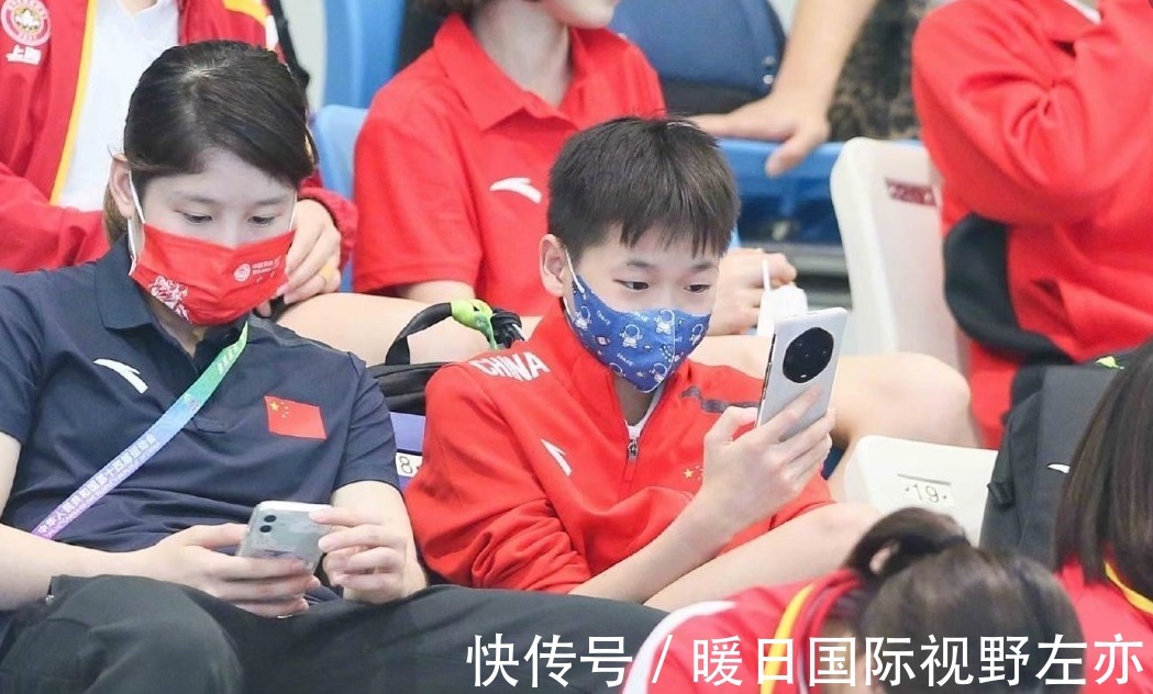 全红婵分身乏术!三家春晚都有她,粉丝能从二十九号看到大年初一