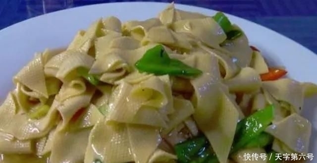 下酒菜|中国“最硬”下酒菜,东北炒蚕蛹算一个,第一个老酒鬼都不敢吃