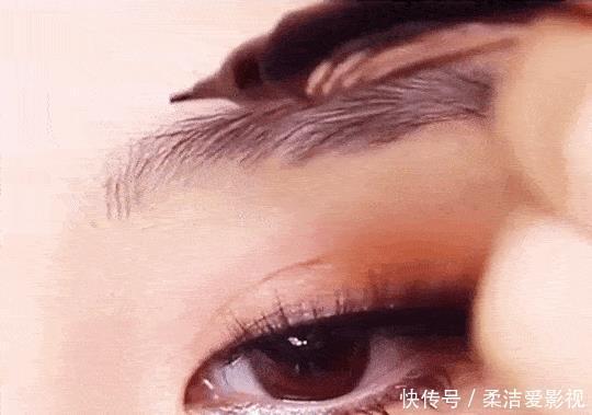 眉毛|建议女人:不管何时出门尽量化淡妆,教你正确顺序,简单又美丽