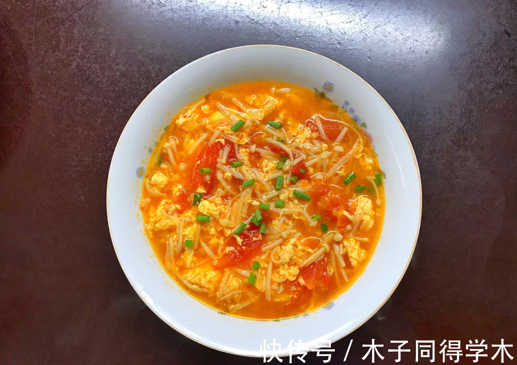 一家三口的假期晚餐，4菜1汤，第2道最有特色，网友：从来没吃过