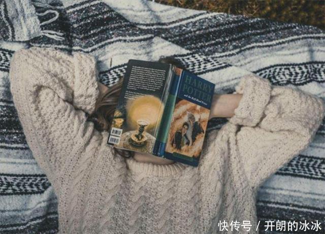 90后貌美央视记者王冰冰读书和不读书的人生,原来真的不一样