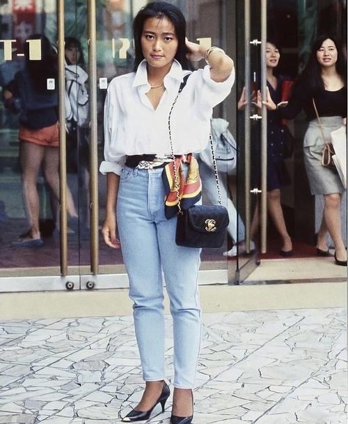 多潮|90年代的日本街拍有多潮？素人都背LV、香奈儿，大牌傍身好时髦