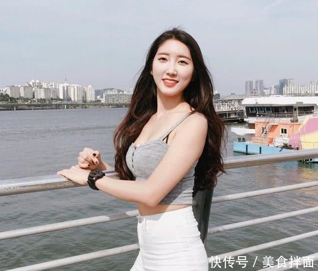 有致|金枝玉叶的气质型美女,遇上紧身打底裤,尽显凸凹有致的身形