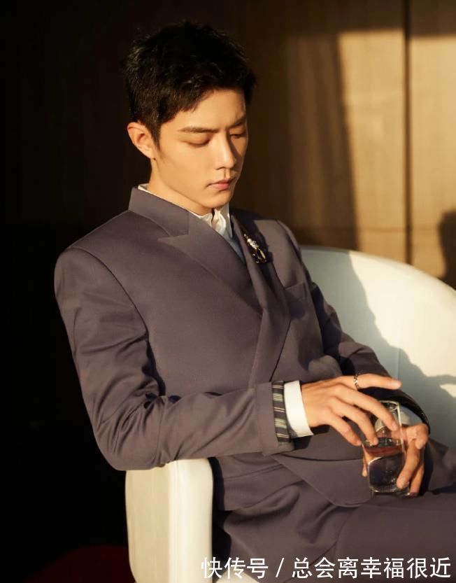 星光|肖战星光大赏拿奖到手软？多项大奖被预订，这是独属肖战个人荣誉