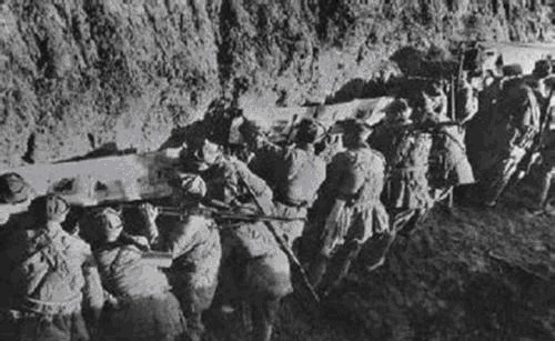 掉入|黄维兵团掉入我军包围圈,在突围的关键之际,110师师长率部起义