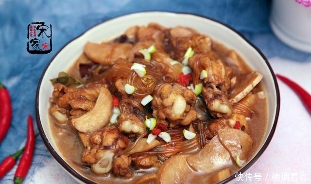 春天最该吃的1道菜，炖一炖就熟，好吃不上火，又鲜又解馋！