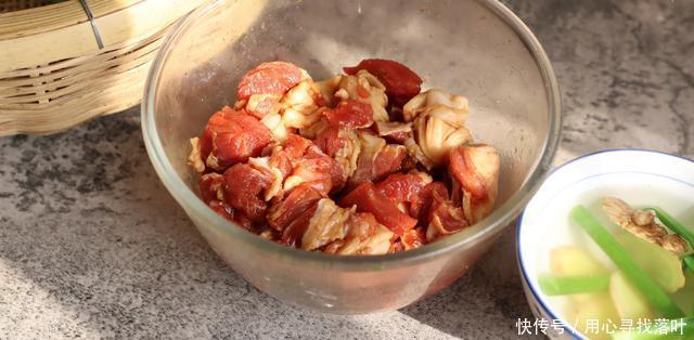 切片|炒孜然羊肉的时候,切片的方法是非常关键的,做得比烤肉还要香
