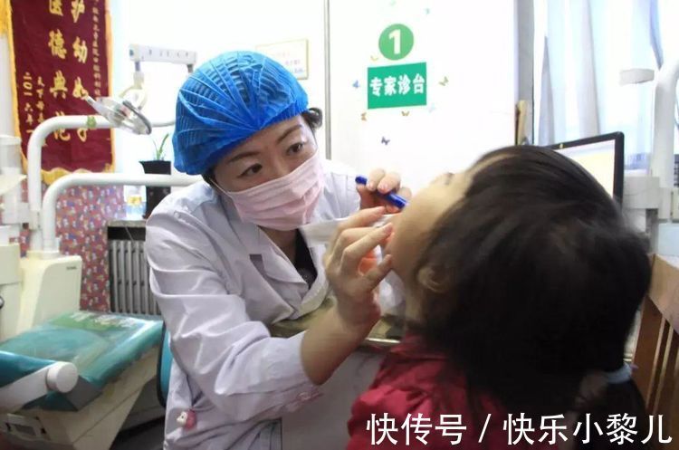 龋齿|越来越多的孩子烂牙,怪不得孩子,妈妈的这个习惯是罪魁祸首