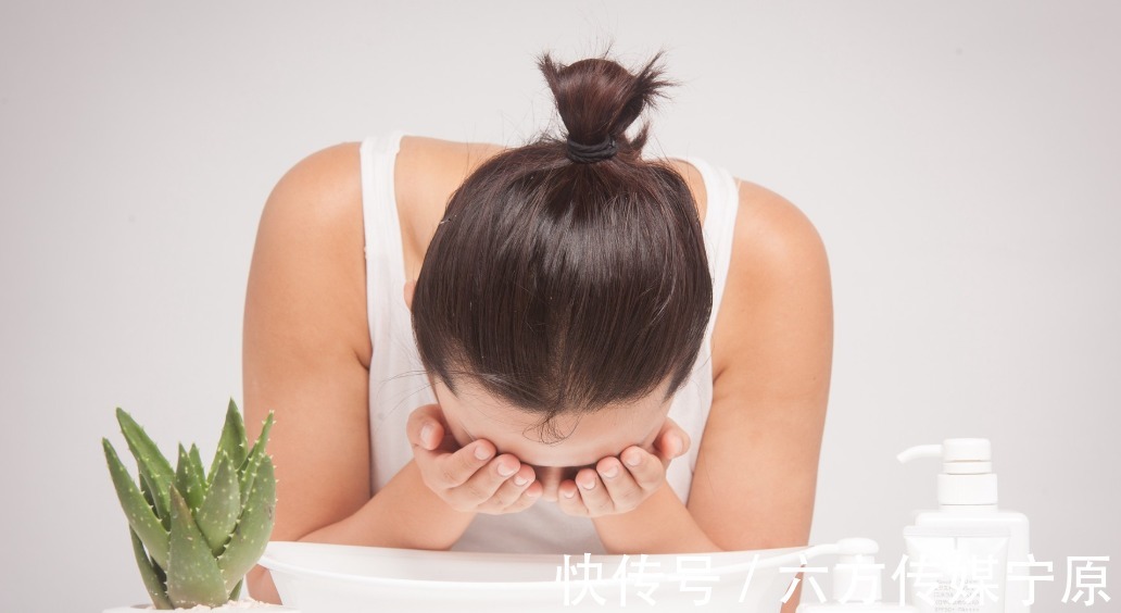 清洁|4个夏季护肤技巧,让你悄悄变美,惊艳所有人