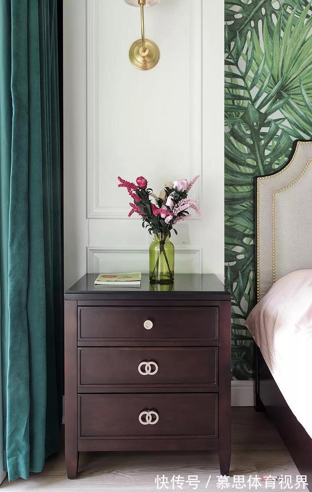 客厅|他家136平新房，家具优雅，客厅大方，背景墙富有品味！太迷人了