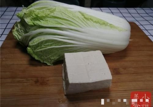 窍门|白菜炖豆腐原来有窍门,大厨教你几个技巧,上桌连汤汁都不剩