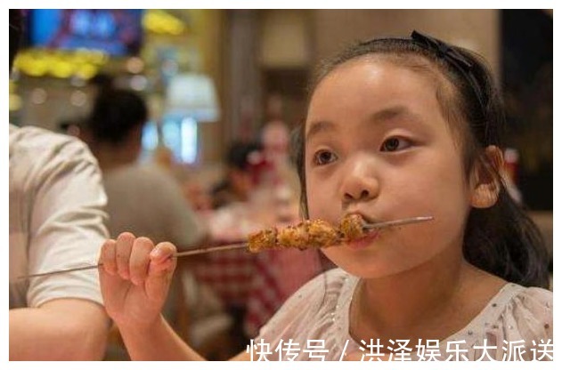 运动能力|吃一顿等于吃8个塑料袋,家长却经常让孩子吃,儿科主任胡闹