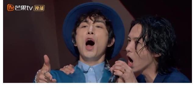 英文|《披荊斬棘》李承鉉張淇強(qiáng)強(qiáng)聯(lián)手，深情演唱yelow，引發(fā)觀眾共鳴