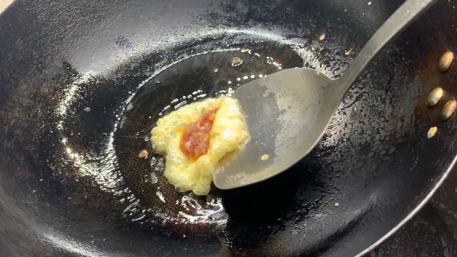  年夜饭必做的一道菜，只需简单调味却能鲜美十足，全家老少都爱吃