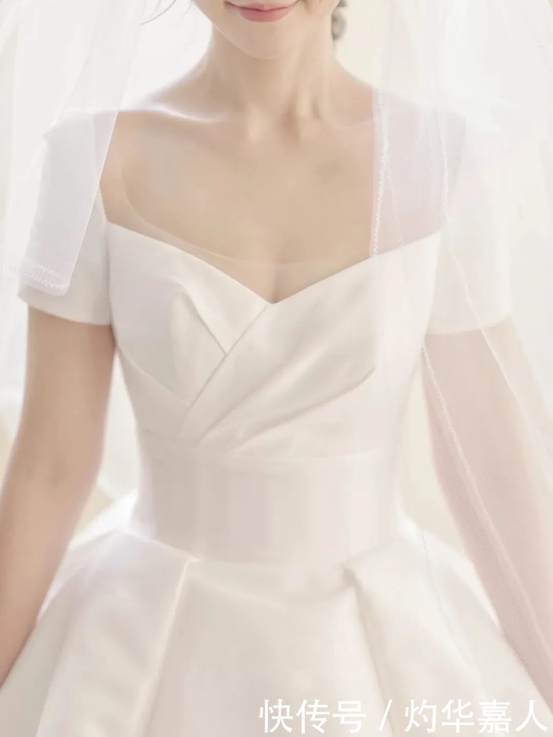 婚纱中的白月光丨那些气质女神都爱的缎面婚纱