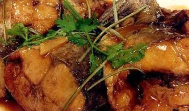 鲅鱼|美食推荐酱烧肉,红烧鲅鱼段,油爆杏鲍菇的做法