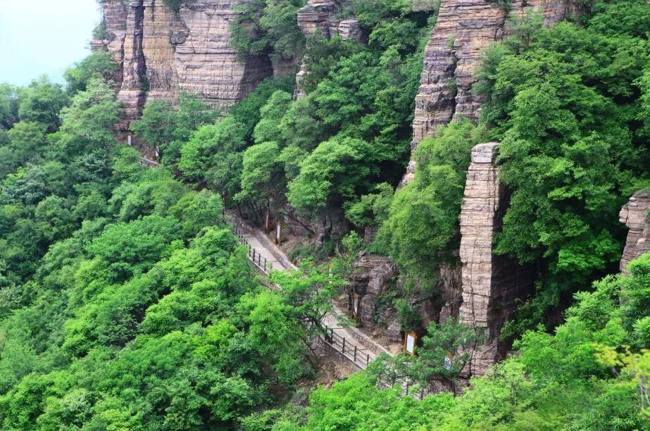 原来河南有如此美艳的仙山，水秀山明，步步皆景，太惊艳了！