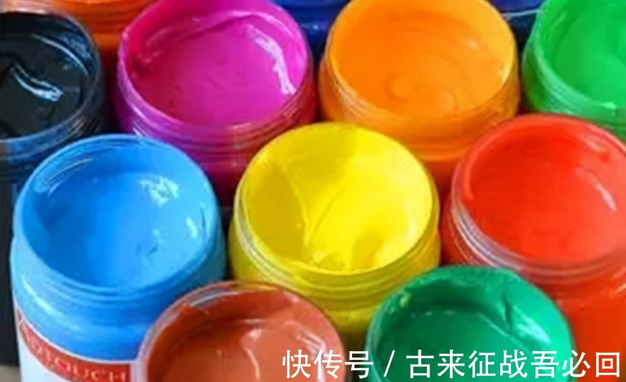 画作$“疯子画家”瘫痪后用左手画画,年近70岁收废品,称一生愧对儿子