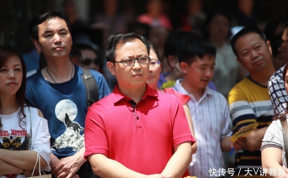 中小学校|因为“下课去玩”被点名批评,爸爸怒了:孩子“野一点”又何妨!