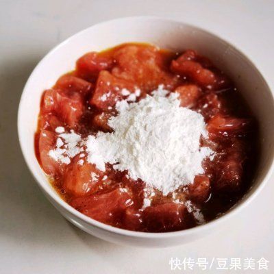 翻盘|上桌前不被看好的菠萝咕咾肉,吃完却逆风翻盘