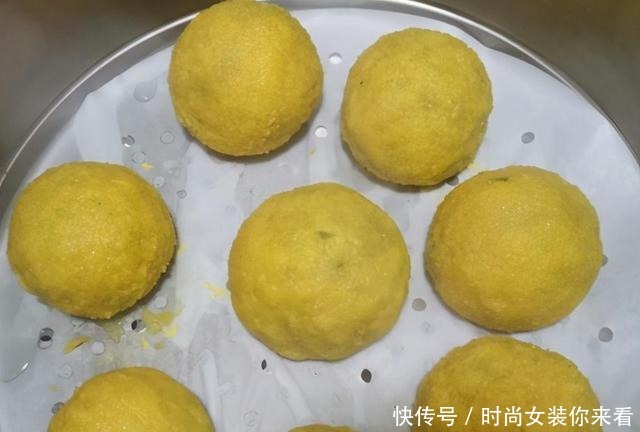 最近,我迷上了吃这饭,玉米面裹一圈,暄软馅香,营养足不发胖
