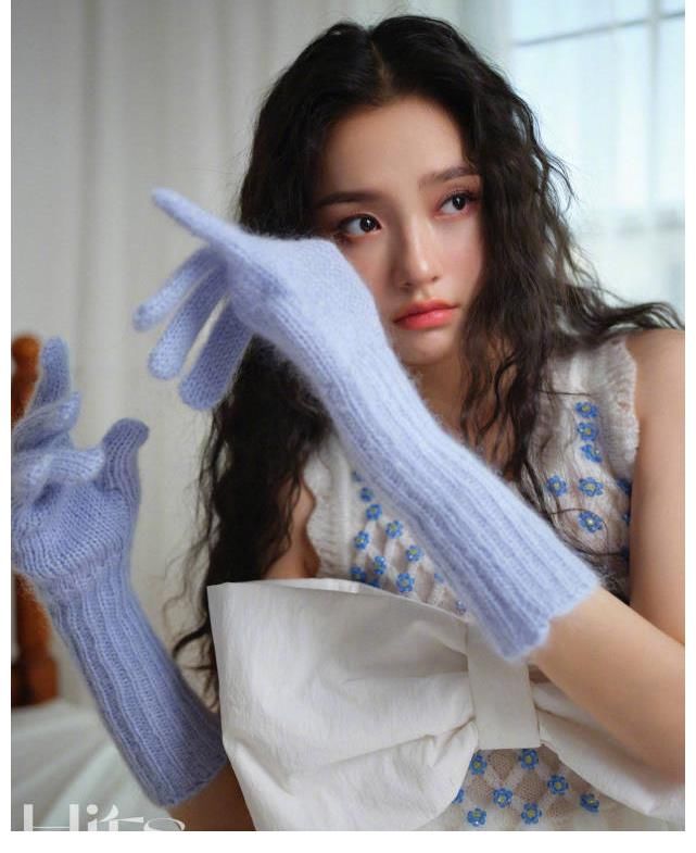 林允cos沉睡魔咒女巫