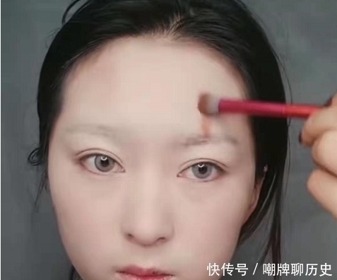 理科生挑战“万圣节妆容”,本以为是青铜,看到成品:哟吼,挺倔强