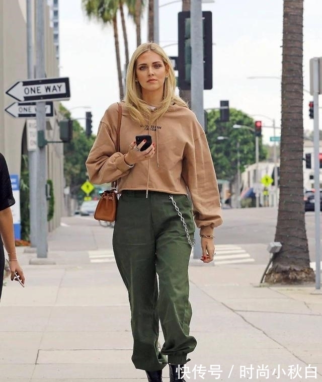 切尔西 秋冬靴子怎么选？有这3双就够了！裤子裙子都能搭，显瘦又时髦