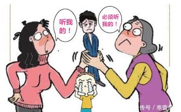 妈妈教育孩子时奶奶“搅局”，争吵中妈妈拿起刀捅了自己7刀