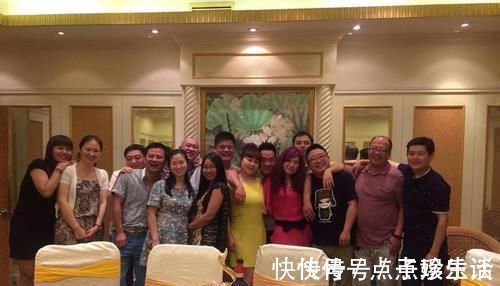 礼貌|母亲带儿子参加同学聚会,结束后发现被踢出微信群,网友:活该!