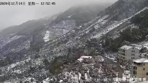 唱戏|白雁坑村今冬的第一场雪！还有人在雪中唱戏~